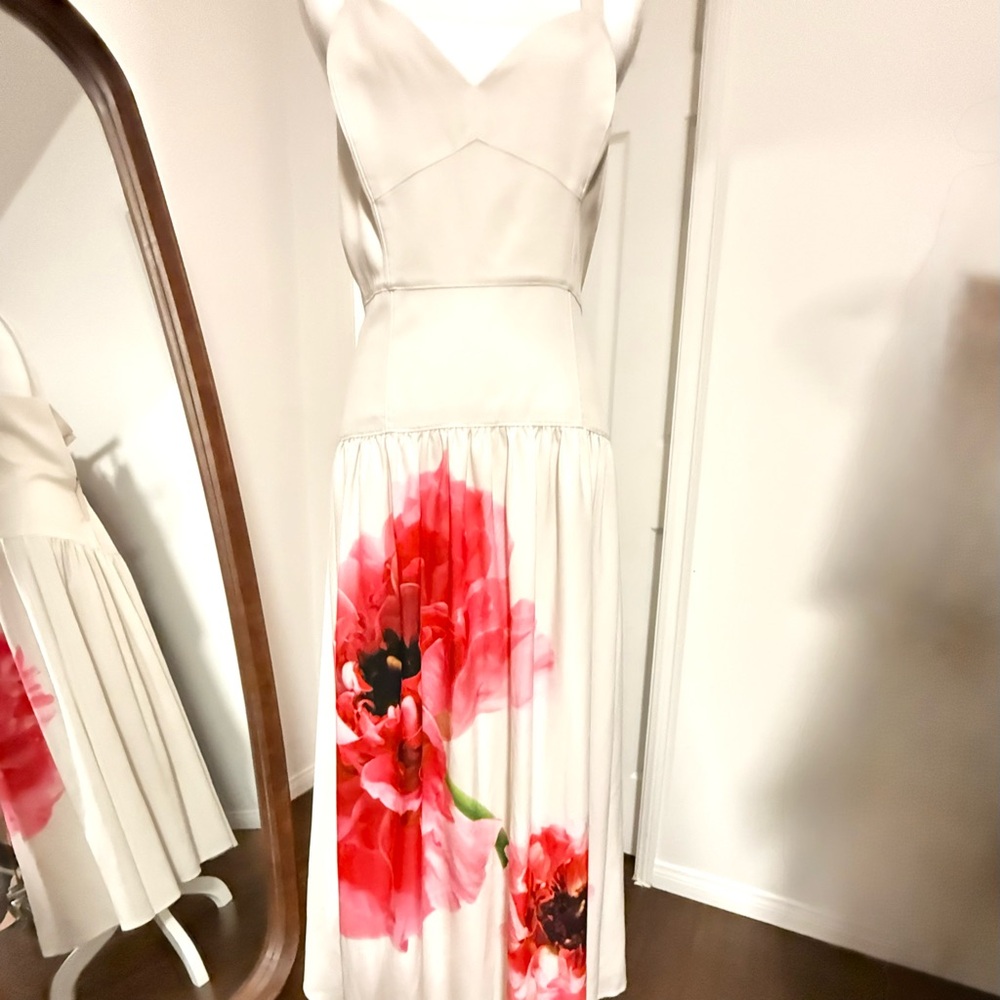 Express Satin Dress with Sweetheart neckline and Red and Fuchsia Floral - Picture 7 of 7